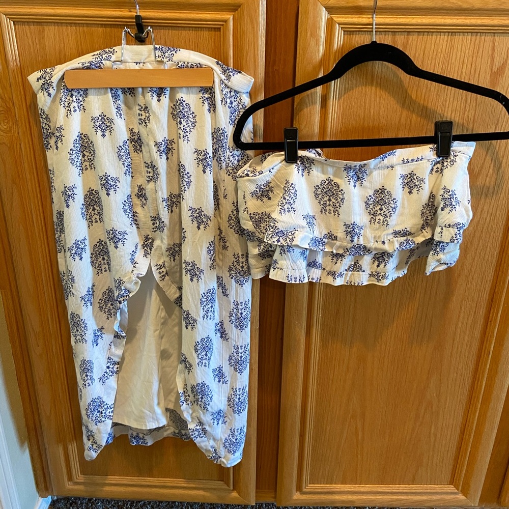 Cutest two piece set!!!! Only worn once!!